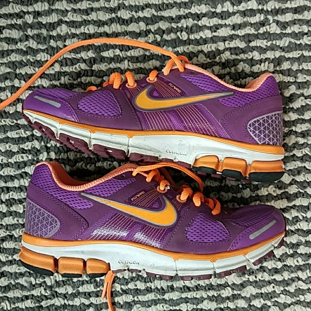 LAST CHANCE Nike fitsole shoes